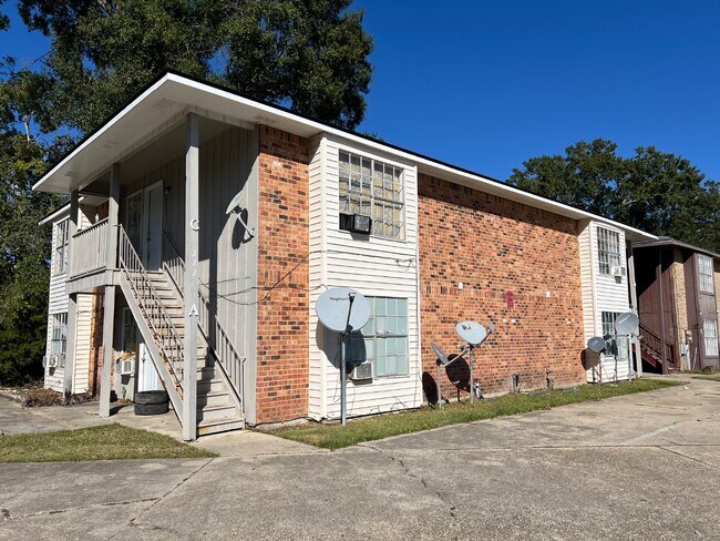Building Photo - 222 Marigny Cir