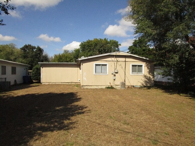Building Photo - (3) Bed/(1) Bath Core Norman Rental Avail ...