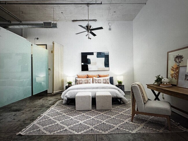 Building Photo - Executive Loft Available in Long Beach!