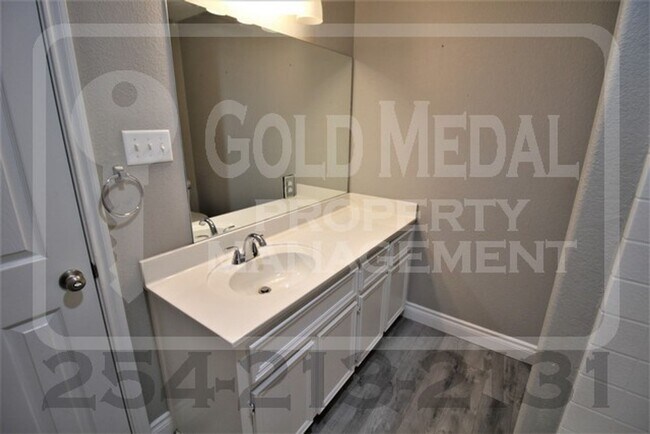 Building Photo - 2513 Jake Dr