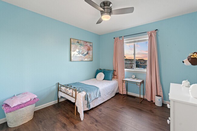 Building Photo - Modern Living. Unforgettable Views 5 bedroom / 5 bathrooms in the desirable Candelas community