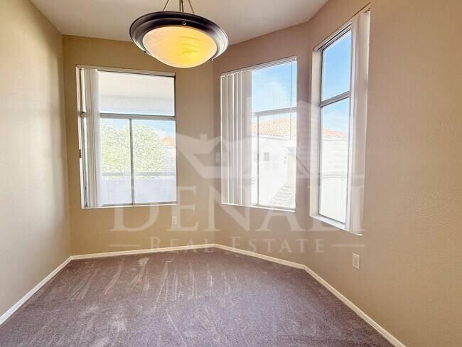 Building Photo - 11375 E Sahuaro Dr