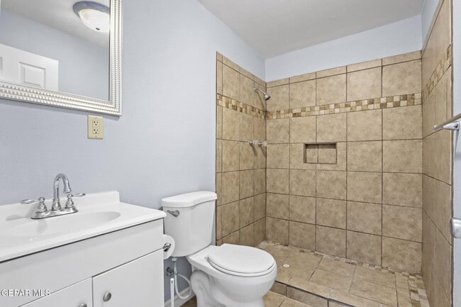 Building Photo - 390 Arvin Cir