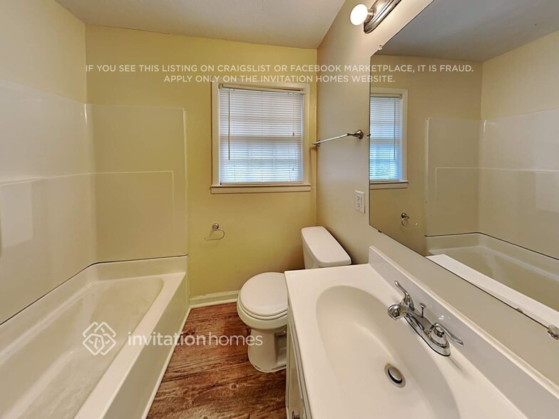 Building Photo - 3500 Rogers Dr