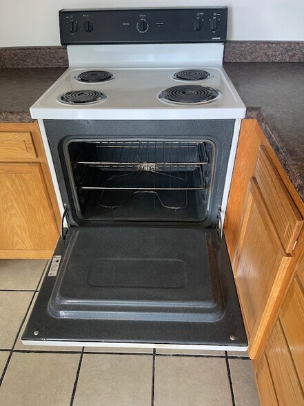 Building Photo - 2070 Sahara Dr