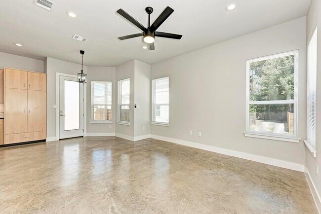 Building Photo - 7714 Watson St