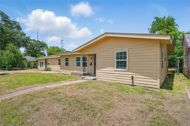 Building Photo - 3615 Seabrook St