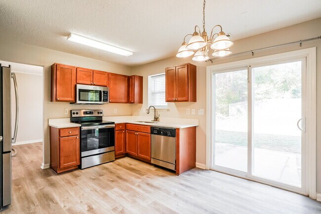 Building Photo - 4409 Cobble Creek Ln