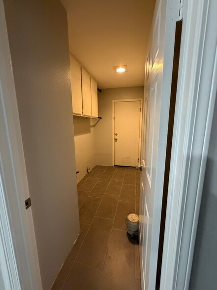 Building Photo - 24056 Golden Pheasant Ln