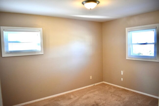 Building Photo - Updated 3 bedroom home in Norfolk