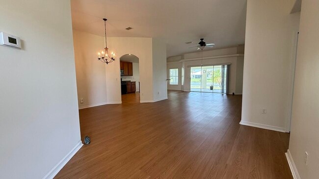 Building Photo - 515 South Valencia Cir SW