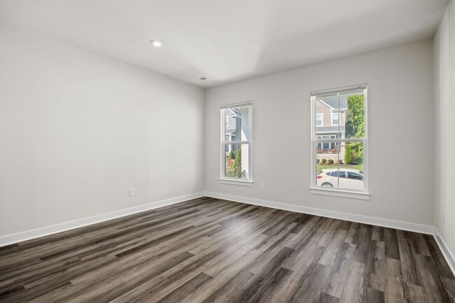 Building Photo - Beautiful 5 Bedroom Home with Attached In-...