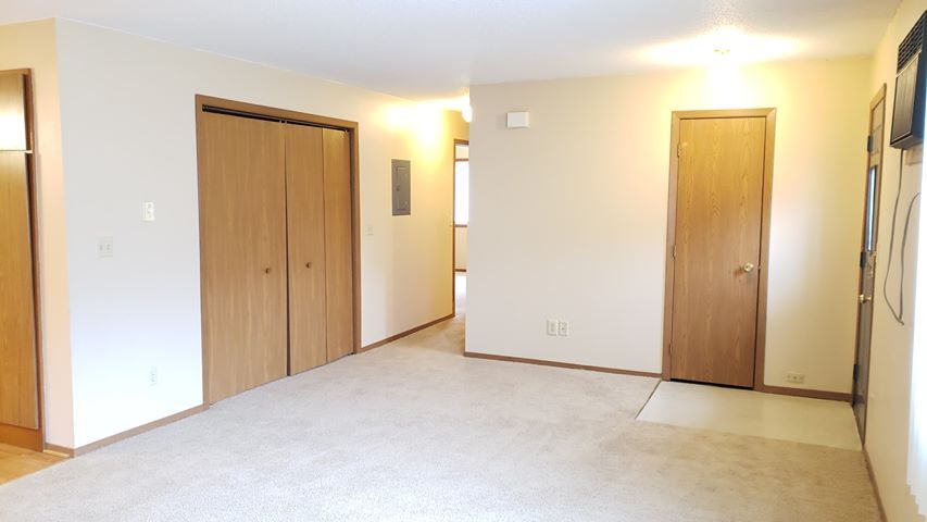 Building Photo - 1008 Dano Cir