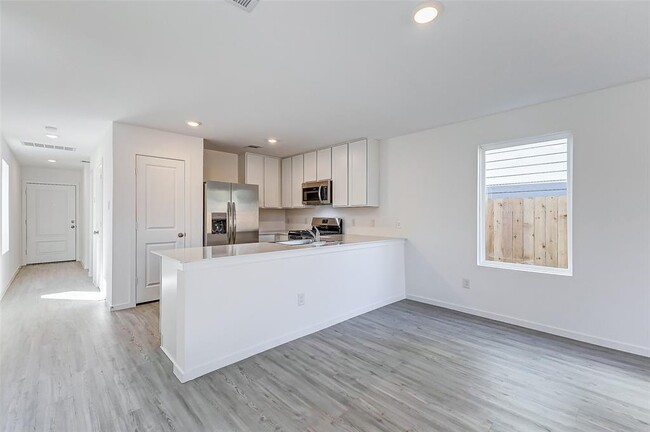 Building Photo - 21555 Carosella Dr