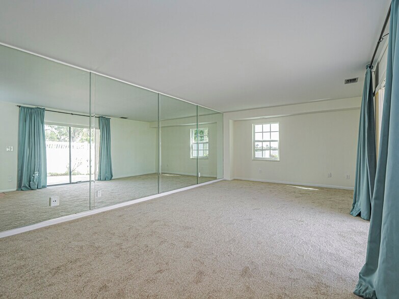 Building Photo - 4890 Bethel Creek Dr