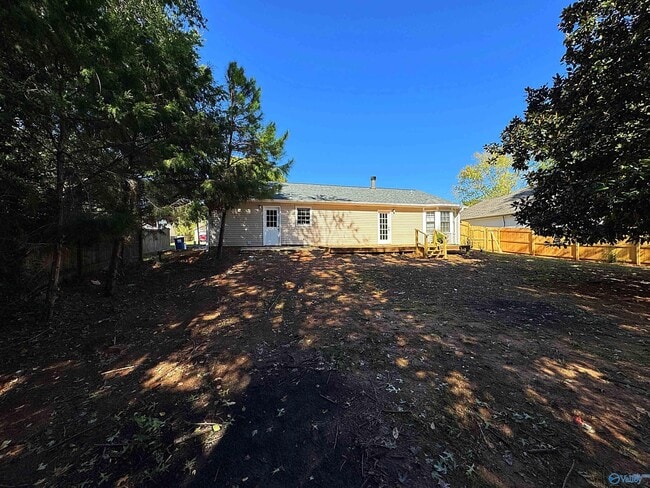 Building Photo - 103 Whisperwood Ln