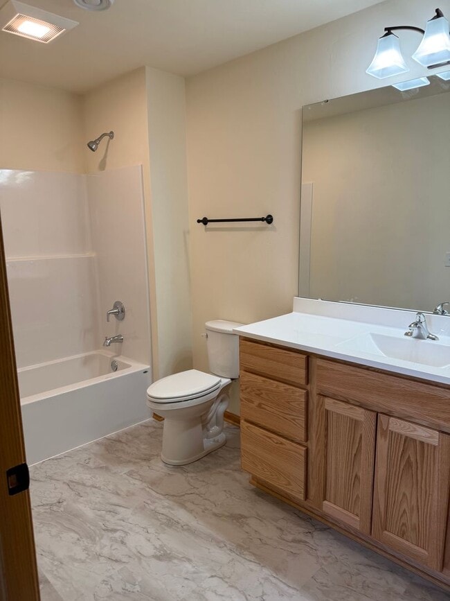 Building Photo - 543