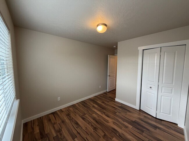 Building Photo - Perfect 4 bed 2.5 ba home in the desirable Sundance Subdiv. off McMillan & Meridian Rd.