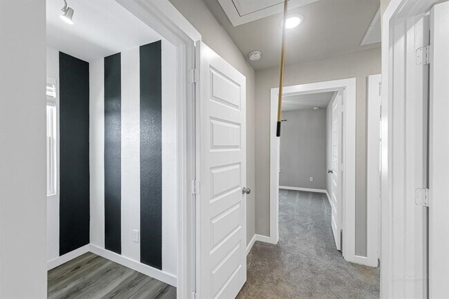 Building Photo - 7138 Clearwater Cv Dr