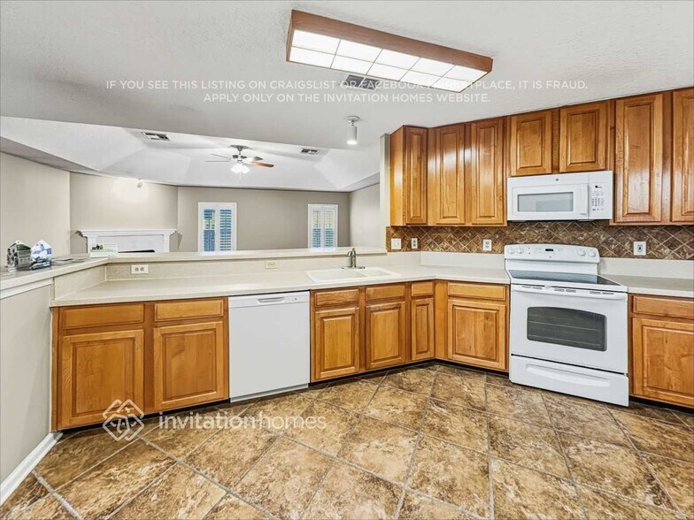 Building Photo - 521 Sparrow Branch Cir