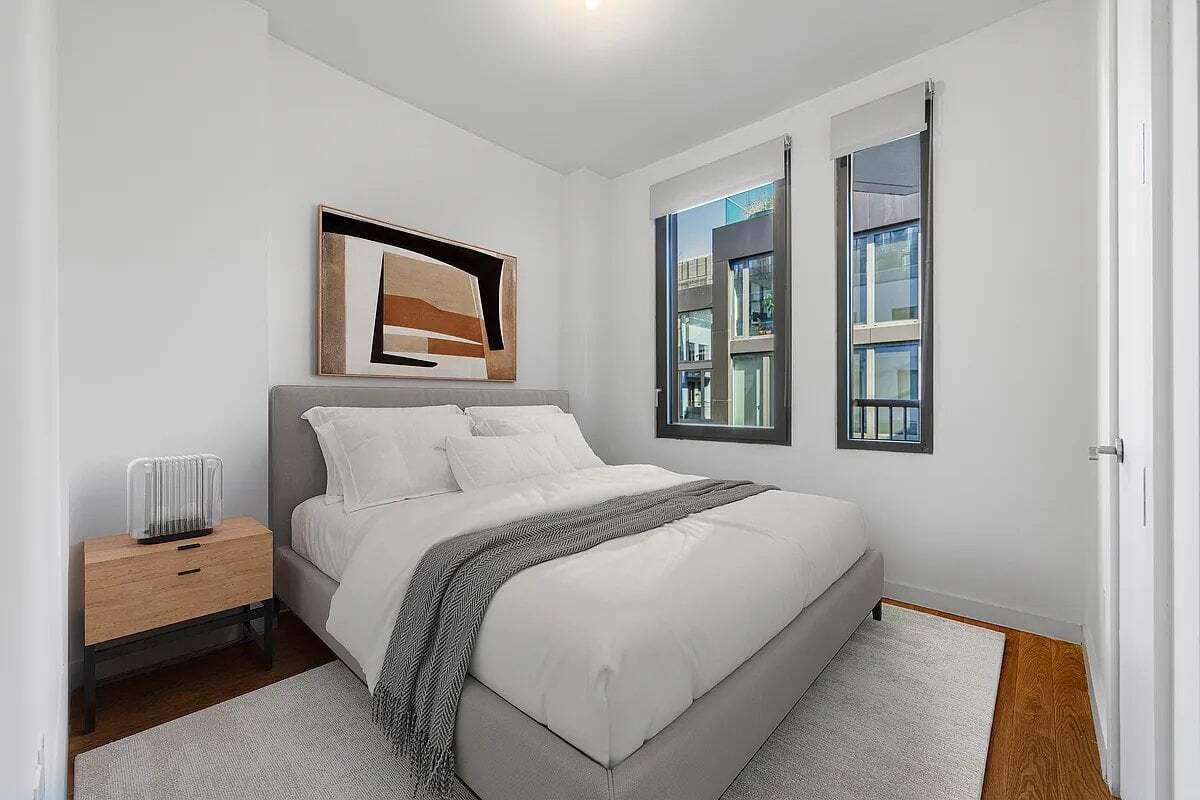 Building Photo - 123 Melrose St