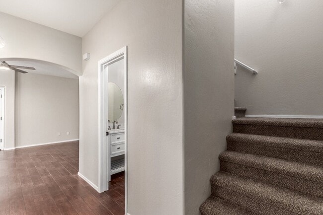 Building Photo - 3012 S 101st Dr