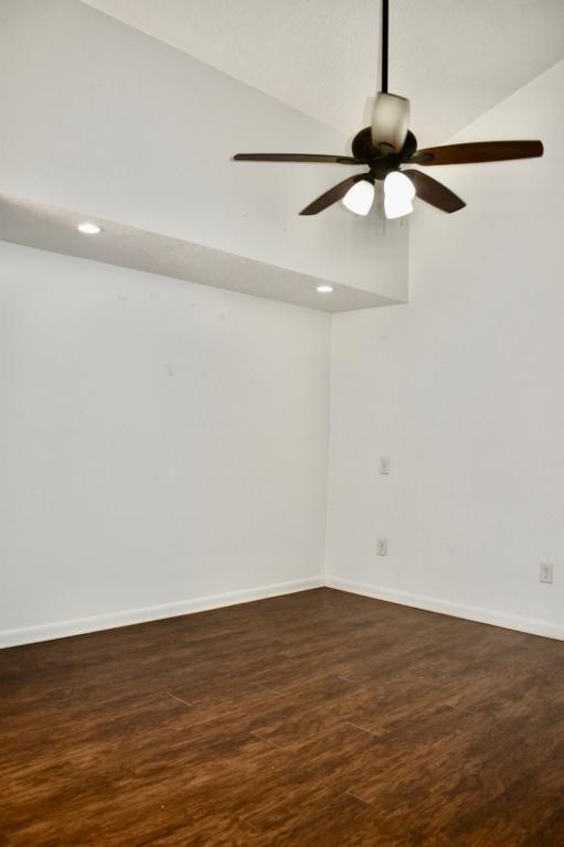 Building Photo - 5220 SW 21st Pl