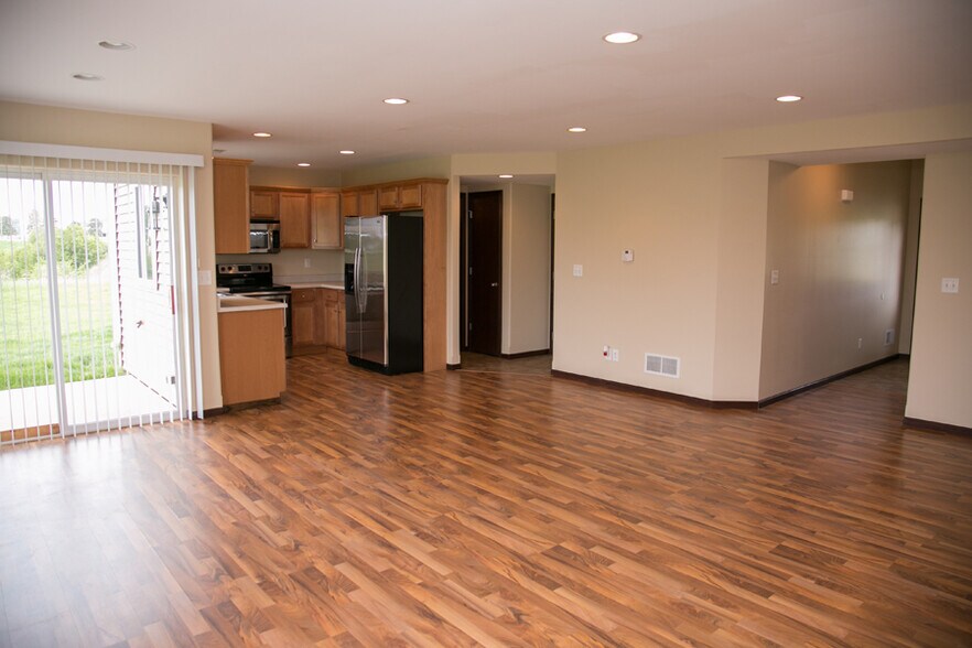 Building Photo - 6302 Pawnee Ln