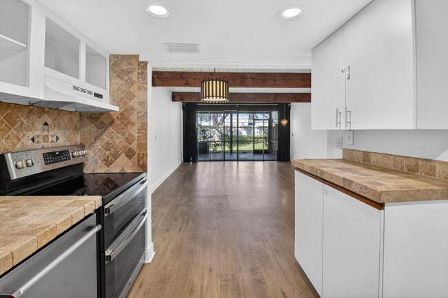 Building Photo - 4761 NW 2nd Ave