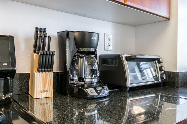 Building Photo - 45 E 33rd St