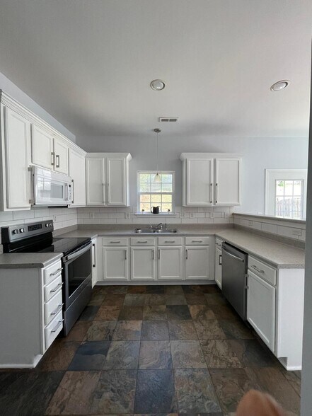 Building Photo - 3819 Fircrest Dr