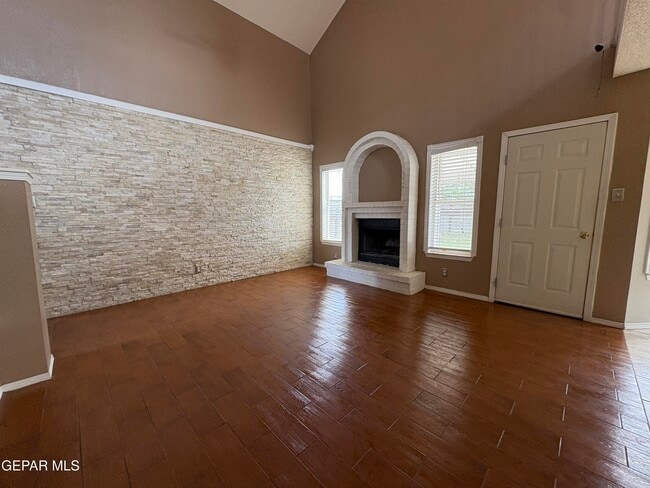 Building Photo - 11120 Loma De Color Dr