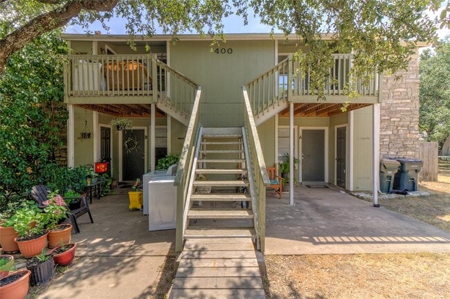 Building Photo - 400 Hedgewood Dr