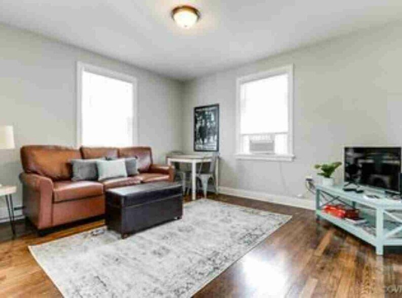 Building Photo - 1824 Carlisle Ave