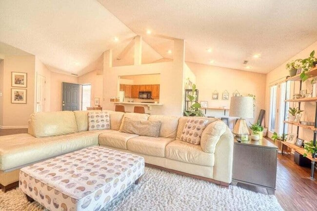 Building Photo - 3636 Augusta Dr