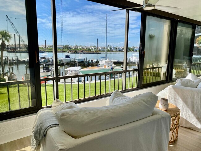 Building Photo - 1648 Jupiter Cove Dr