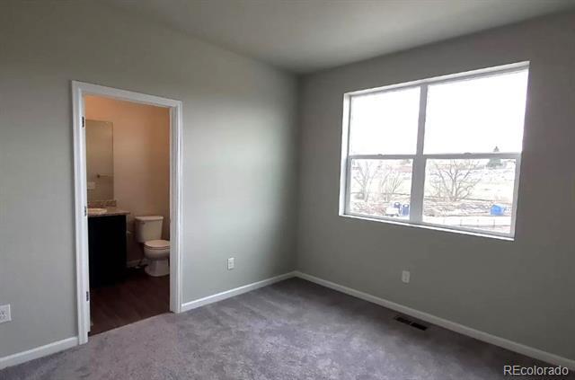 Building Photo - 1070 Oak Cir