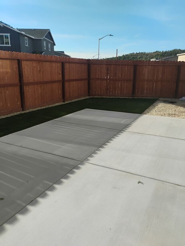 Building Photo - NEW BUILD HOME - Comfortable Living in a New Redding Neighborhood