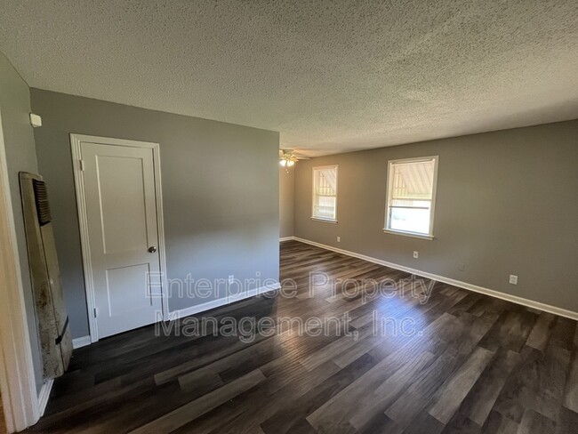 Primary Photo - 3349 Alta Rd