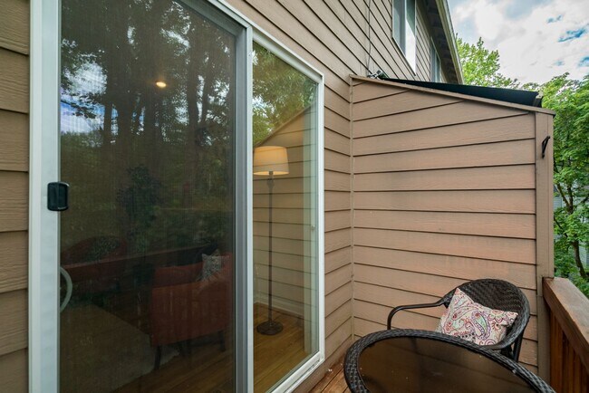 Building Photo - 4920 SW Slavin Rd