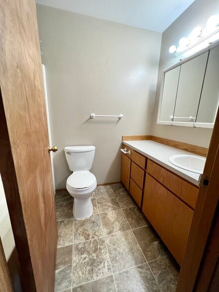 Master bathroom - 9928 148th Street Ct E