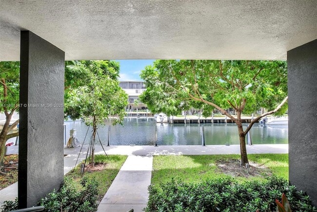 Building Photo - 164 SE 4th Terrace