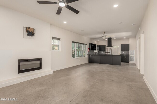 Building Photo - 125 N 11th Ave