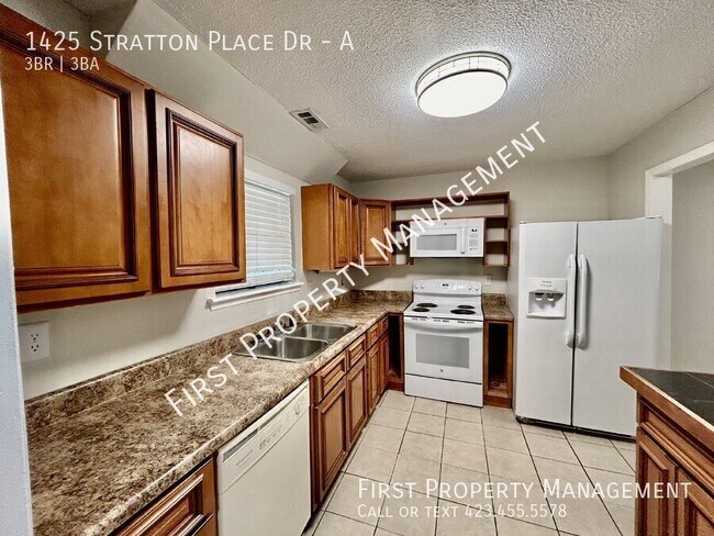 Building Photo - 1425 Stratton Pl Dr