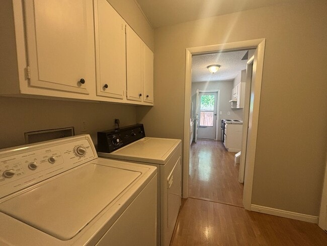 Building Photo - 2-story townhome with 1-car attached garage!