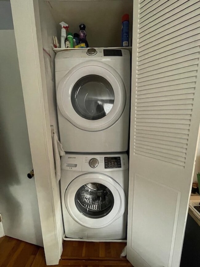 Building Photo - 35 Mill Pond Rd