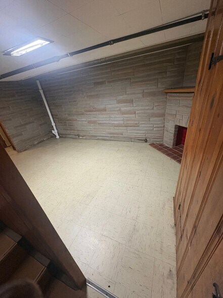 Building Photo - 333 N Grantley St