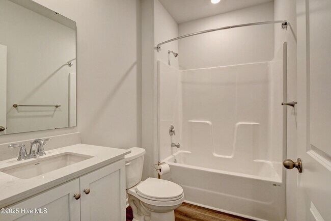 Building Photo - 1329 Clendon Cir