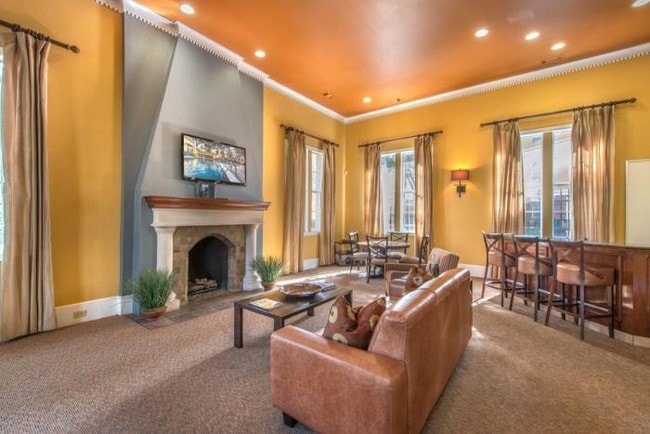 Building Photo - 2 bedroom in Dallas TX 75204