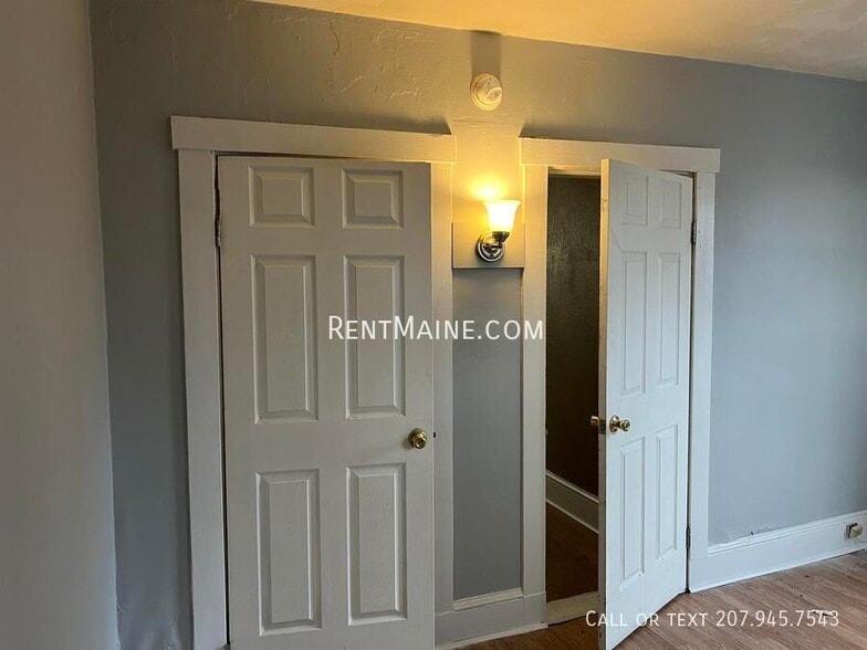 Building Photo - 402-404 Hammond Street Apt.